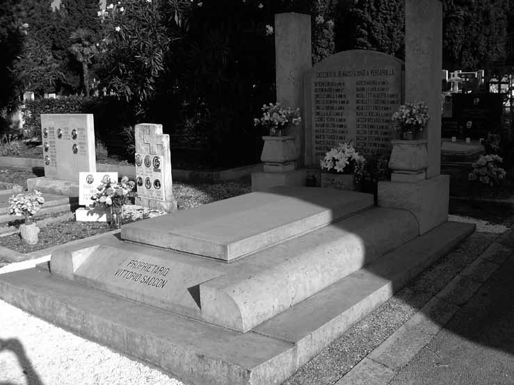 Zajednička grobnica neprepoznatih žrtava na Gradskome groblju u Puli u grobnici
